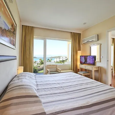 فندق Nautica Bay 3*