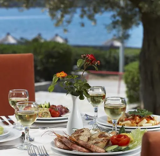 Hotel Nautica Bay 3*