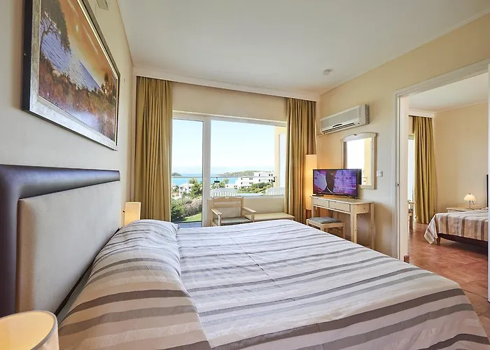 Hotel Nautica Bay 3*